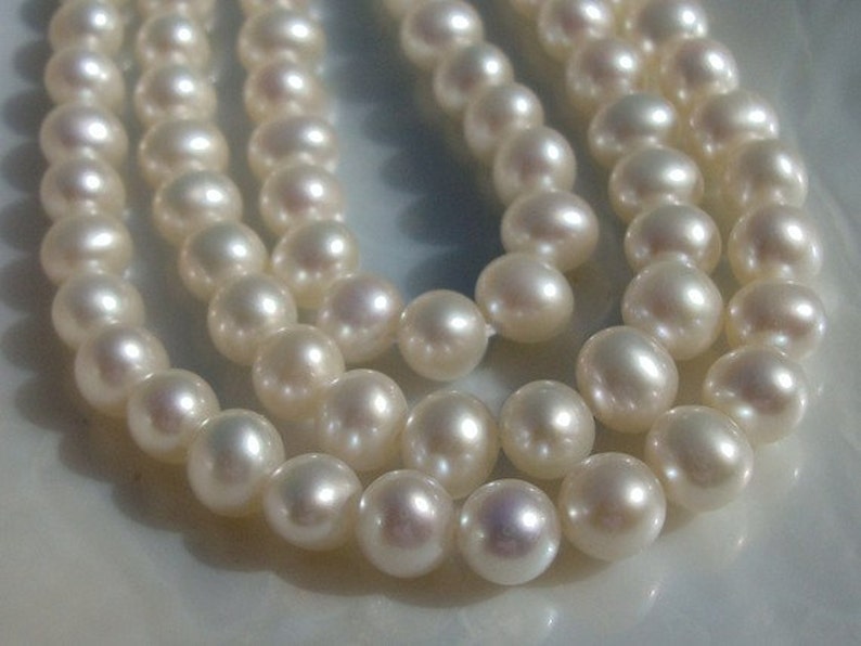 16 Strand, 5-5.5mm, 15% off sale, Lustrous Genuine Round Fresh Water Pearls, Creamy White Freshwater Pearl image 2