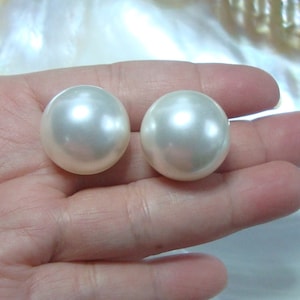 2 pcs, 20mm, South Sea Shell White Pearl Round Bead, half drilled, SP-0016