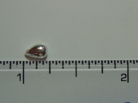 En vrac 20 20 20 pcs, 6x4mm, argent Sterling petit Drew Drop, Briolette lisse en forme de larme, Anti Tarnish, minimaliste résultats Collection, PC-0171 77202f En vrac 20 20 20 pcs, 6x4mm, argent Sterling petit Drew Drop, Briolette lisse en forme de larme, Anti Tarnish, minimaliste résultats Collection, PC-0171 77202f