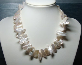 25-30x8-10mm, 4" Strand, Biwa Fresh Water Pearl, Creamy Whited iridescent Biwa Freshwater Pearl, Stick Pearl,sale