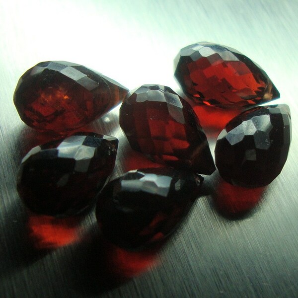 6 pcs - 9-10mm - Outstanding Color, Super Nice Micro Faceted MOZAMBIQUE Garnet Teardrop Briolette