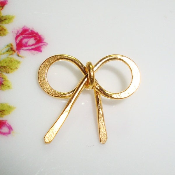 2, 5, 10 pcs, Handmade 24k Gold over Sterling silver Hammered Bow Coonector Link- Pendant Charm- Hand Tie Knot Bow- 14x14mm - PC-0012