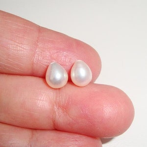 20 pearls, 6.5-7x5-6mm, Fresh Water Pearl, Full Drilled Freshwater Drop Pearls, Creamy White, Bridal Jewelry, June Birthday, P-0080