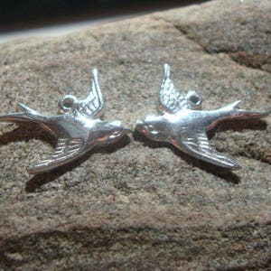2 pcs, 1 left 1 right, 925 Sterling Silver Happy swallow sparrow Bird Charm, left and right, PC-0215