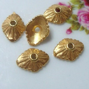 4 pcs, 2.9x 9.2x7.2 mm, 24K Gold Plate Diamond Shaped Bead Caps, CC-0342