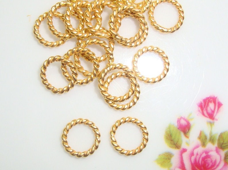 10 pcs, 6mm, 18ga gauge, Handmade Gold Vermeil Twisted wire closed Jump Ring, Spacer image 2