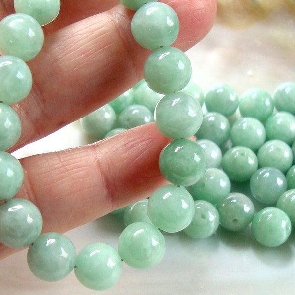 8.5-9mm Grade A Jadeite-Jade Fei Cui Smooth Green Round Bead, Full Drilled, GS-0115