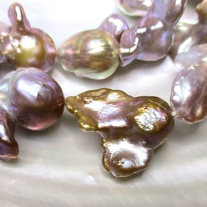 15 Inch Strand, 17 Pearls, Flameball Fireball FreshWater Pearl, 9-11x19-25mm, Mauve Pink Lilac Metallic Nucleated Baroque Pearl, P-0200-B