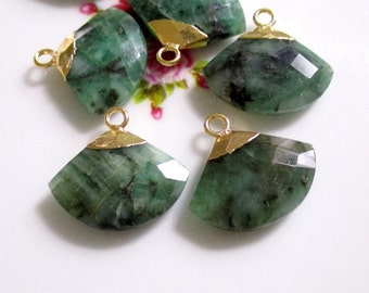 1 pc or One pair, 17-18x12-13mm, Raw Natural Emerald Gold Electroplated Fan Shape Pendant Finding, Faceted Eemerald Charm, GS-0427-5