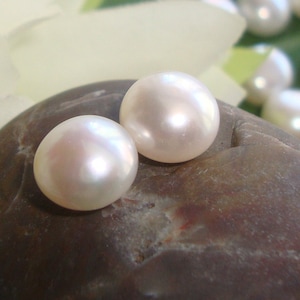 AA Half Drilled Cultured Freshwater Pearl White Pearl Beads 8mm-8.5mm - 4 pcs
