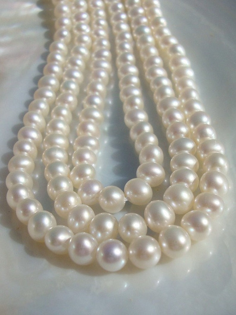 16 Strand, 5-5.5mm, 15% off sale, Lustrous Genuine Round Fresh Water Pearls, Creamy White Freshwater Pearl image 1