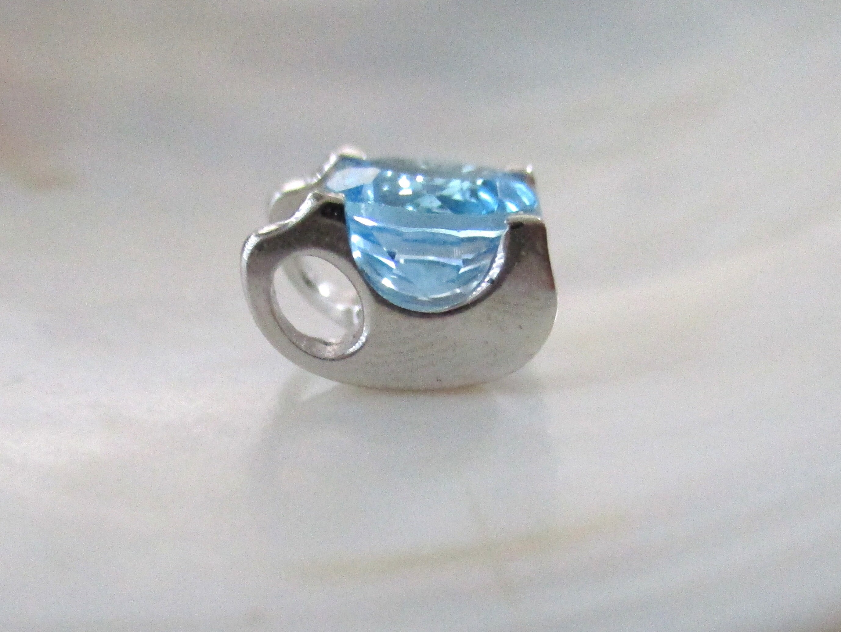 AAA 7mm Natural Swiss Blue Topaz Round Brilliant Cut Sterling