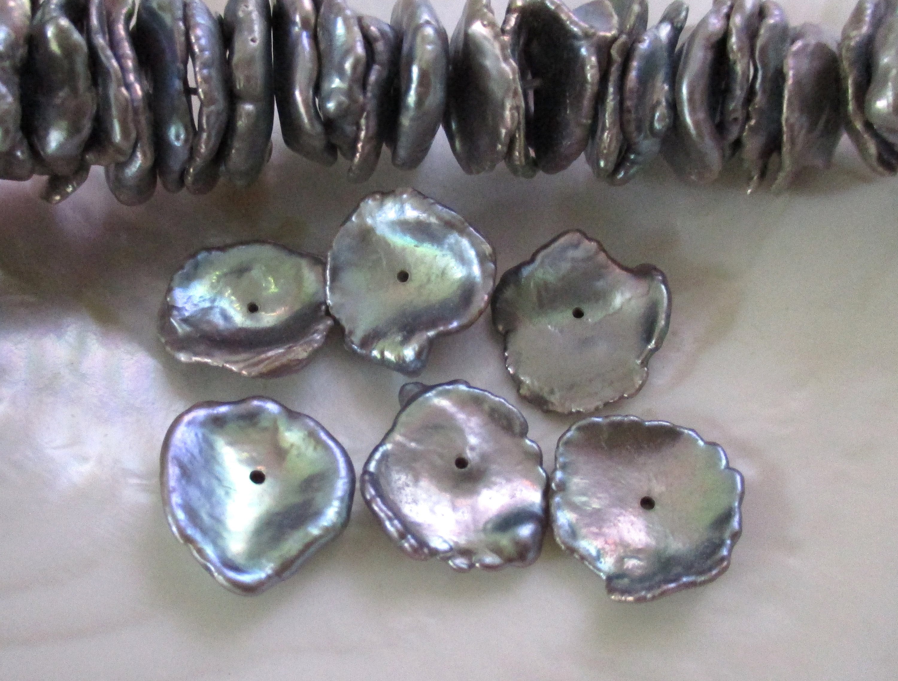 8 inch strand, 11-13mm, Grey Freshwater Keshi Pearls, Silvery Gray keishi pearl, Very Lustrous Genuine Keshi Petal Pearls, P-0326