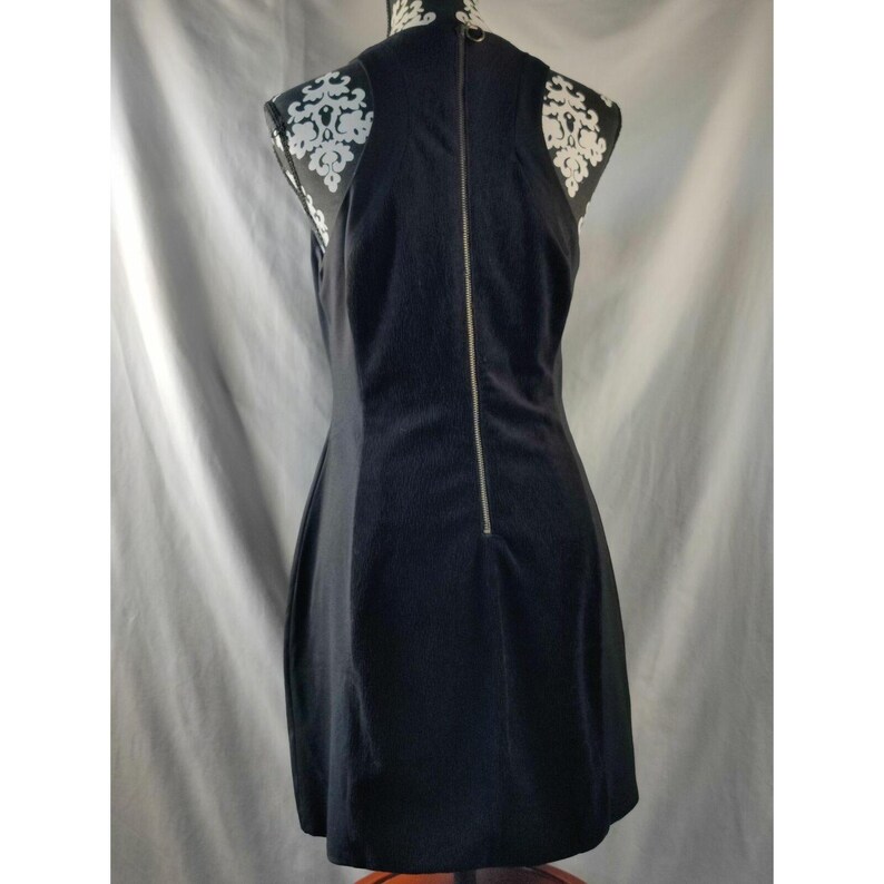 Anthropologie Sugar + Lips Zipper Sleeveless Fitted Sheath Dress Black SZ Large afbeelding 3