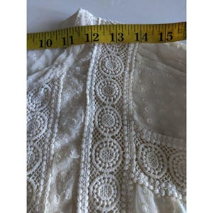 Blusa tipo túnica de encaje de malla blanca roto Meadow Rue de Anthropologie, talla pequeña imagen 7