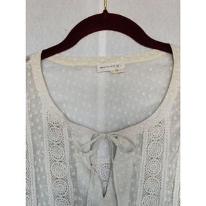 Blusa tipo túnica de encaje de malla blanca roto Meadow Rue de Anthropologie, talla pequeña imagen 9
