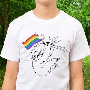 Kids Pride Faultier Baumwoll T-Shirt - LGBTQ+ Bekleidung, Sommer Geschenk für Kinder, Unisex T-Shirt, Süßes Regenbogen Flagge Jugend Shirt, Trans Gleichheit, Liebe T-Shirt
