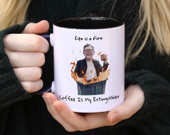 Personlig eldmugg 300 ml, 450 ml. Roliga jobbgåvor, Shitshow, handledares definitionmugg, reklamgåva, sopcontainereldmugg, roliga kontorsmuggar