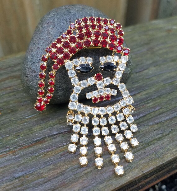 Vintage Rhinestone Santa Fringe Brooch, Articulat… - image 9