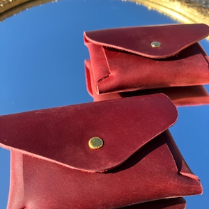 Sac porte-monnaie personnalisé fait main en cuir de vachette bordeaux - Cuir pleine fleur
