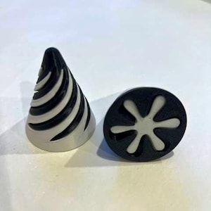 Black and white fidget toy