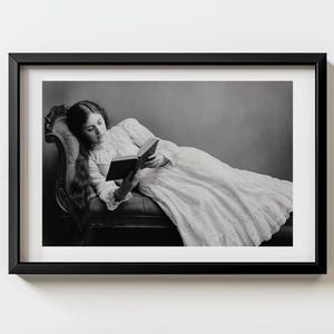 Victorian Woman Reading Wall Art, Dark Academia Art Print, Vintage Gothic Wall Art Print, Elegant Bedroom Wall Decor, Reading Nook Decor