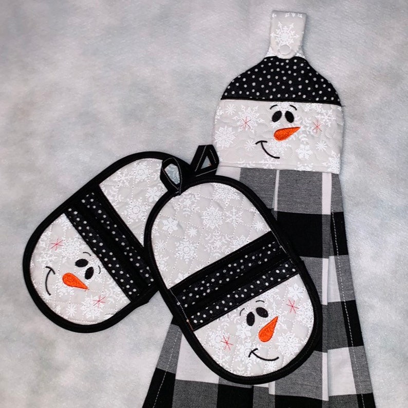 Snowman Hanging Towel and Matching Oven Mitts, Set of 3 Hostess Snowman Hanging Towel and Matching Oven Mitts, Set of 3 Hostess