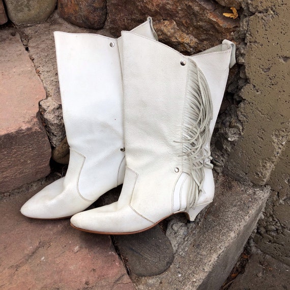 Fringe White Leather Boots - 80’s - Women’s: 5 1/2