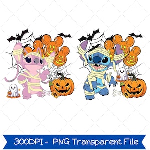 Puede incluir: Dos personajes de dibujos animados, uno rosa y otro azul, disfrazados de momias, están junto a calabazas de Halloween y calabazas con forma de Mickey Mouse. También hay un fantasma y murciélagos. La imagen es un archivo PNG transparente.