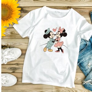 Vintage Love Mouse Clipart: Valentine&#39;s Day PNG (Digital Download