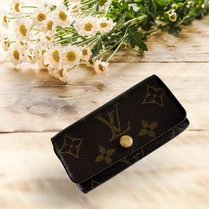 キーケース LOUIS VUITTON Soft Polochon Pouch Key Holder and Bag Charm Louis Vuitton Keychain Pouch - Etsy