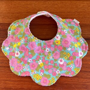 Scalloped Bib, Baby Bib, handmade, vintage fabric