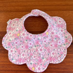 Scalloped Bib, Baby Bib, handmade,