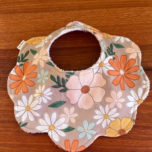 Scalloped Bib, Baby Bib, handmade,