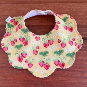 Scalloped Bib, Baby Bib, handmade,