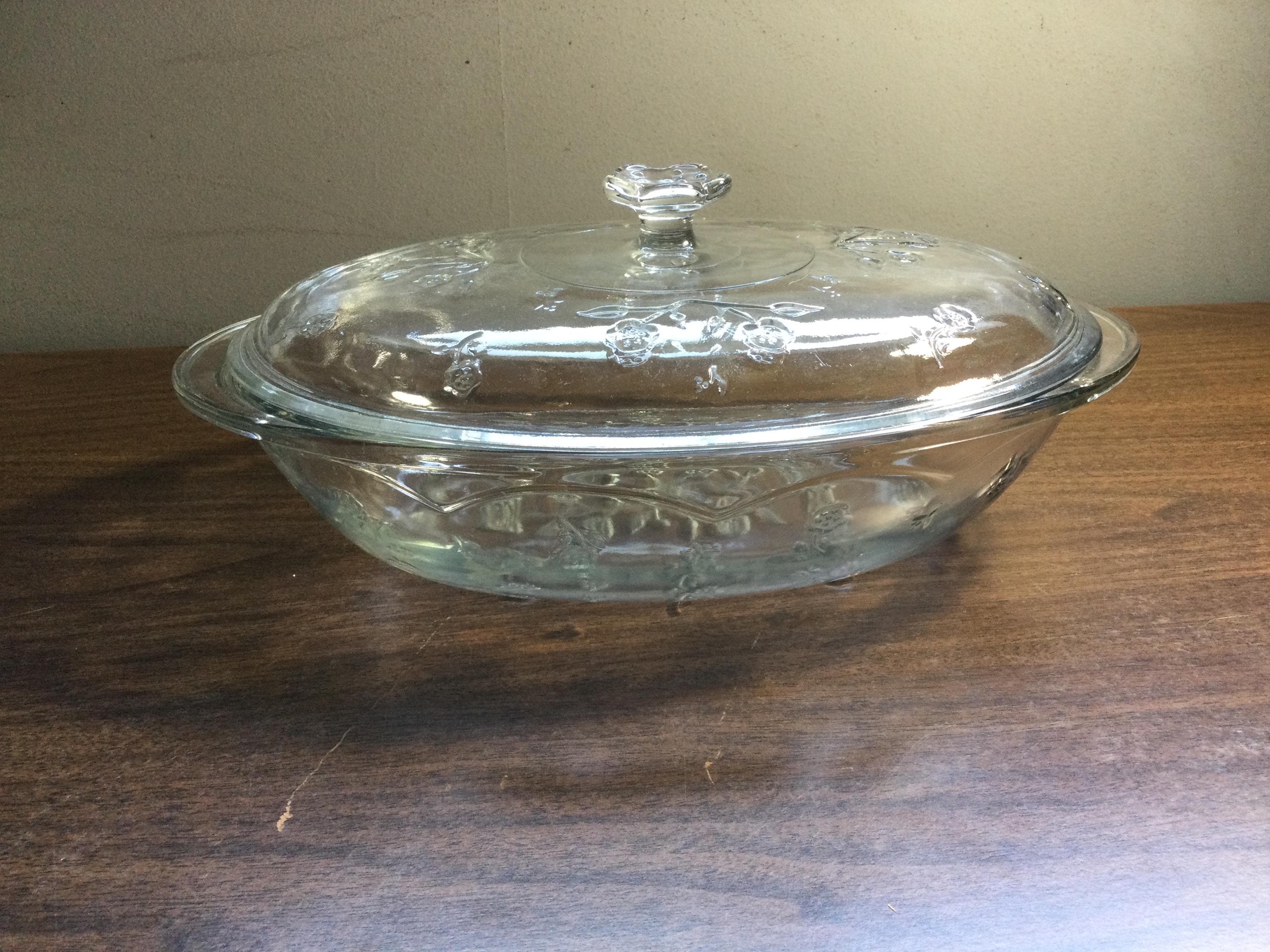 Anchor Hocking Savanah floral  covered casserole dish