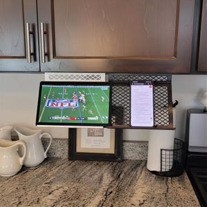 Suporte para iPad no Armário da Cozinha - Suporte para Receitas - Sem Ferramentas, Muito Estável e Mãos Livres