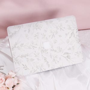 White Floral New Pro Mac Protective Case Personalized Name For Macbook Air 11/13/15 Pro13/14/15/16 Apple Laptop 2025 2024 Macbook Cover