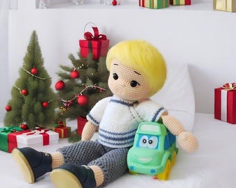 手作りかぎ針編みの男の子人形：着脱可能な服付きあみぐるみぬいぐるみ