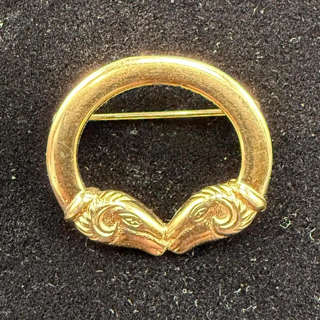 Vintage Napier Elegant Rams Head Classic Brooch Pin Gold Tone 1