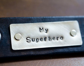 Gepersonaliseerde Lederen sleutelhanger accessoire Anniversary Gift, aangepaste sleutelhanger, huwelijksgeschenk, mijn Superhero - Flat terug Lederen sleutelhanger