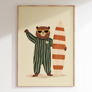 Impressão de parede de urso surfista retrô | Decoração de quarto de bebê de praia | Pôster de animais de verão para quarto infantil | Impressão de urso e prancha de surfe | Download digital