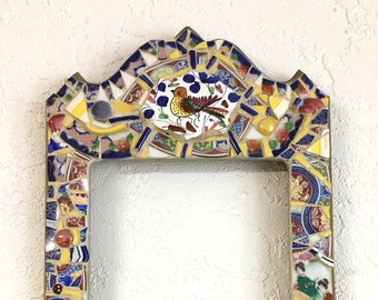 Functional Art - Mosaic Mirror 11 x 16.5 Arched Frame with Bird theme - pique assiette