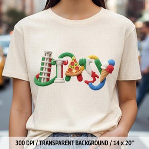 Pode incluir: Camiseta creme com um design de malha colorido que diz "Italy". O design inclui a Torre Inclinada de Pisa, uma coluna romana, uma fatia de pizza, a bandeira italiana e um sorvete. O texto "300 DPI / TRANSPARENT BACKGROUND / 14 x 20" está na parte inferior.