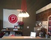 Lámpara de araña de escritorio de recepción - Colores personalizados - Lámpara de araña de vestíbulo de entrada - Iluminación de escritorio de bienvenida - Lámpara de oficina - Iluminación de negocios personalizada - Rojo
