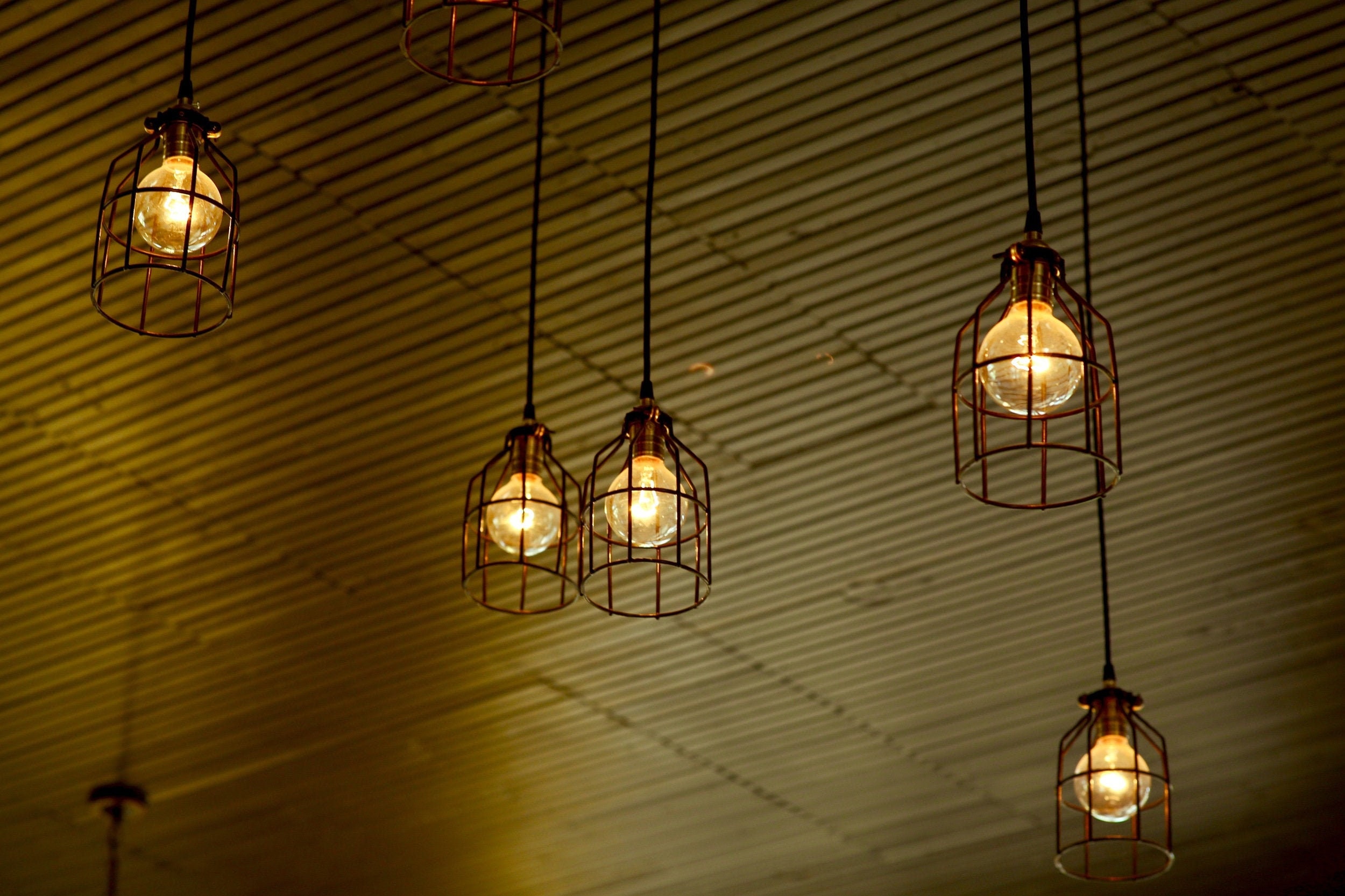 Illuminazione da bar Lampade a sospensione a sospensione Design  personalizzato Illuminazione industriale per ristoranti Lampade a gabbia  metallica -  Italia