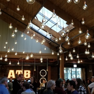 Lámpara colgante LED con diseño de cielo estrellado, 19 luces colgantes, iluminación industrial para restaurantes, candelabros colgantes múltiples