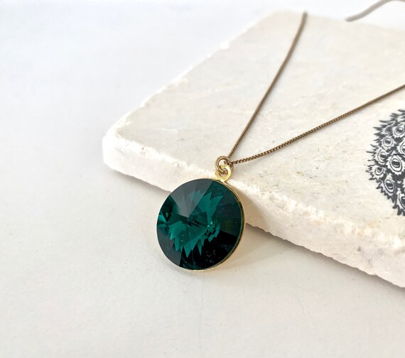 Modern Jewelry for Women Olive Green Jewelry Green Gemstone Necklace in Gold with Grossular Garnets Ombre Necklace Gold Bar Necklace