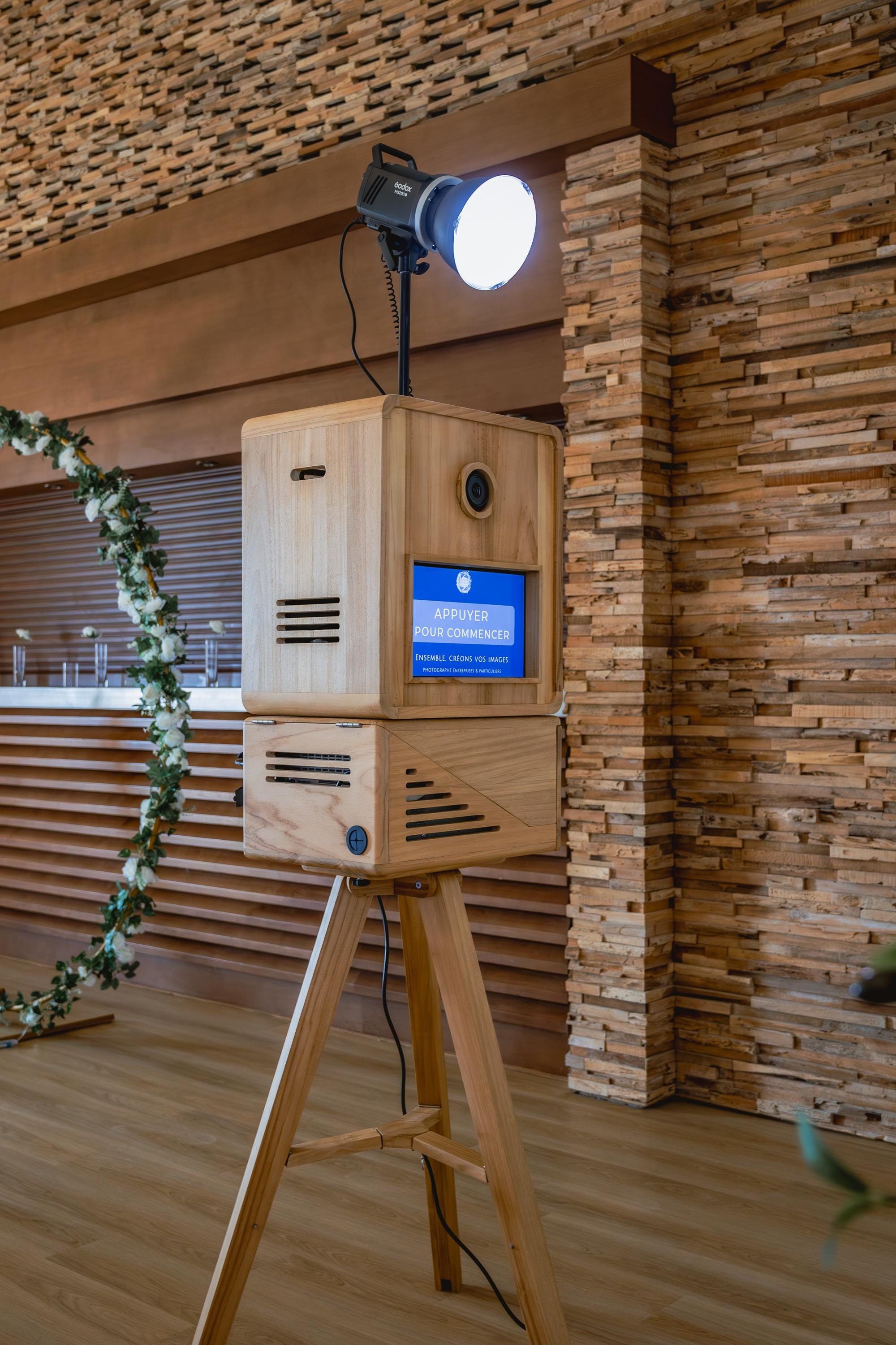 Borne photo premium en bois massif pour événements