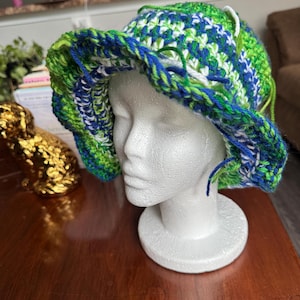 Sombrero de pescador grueso de crochet
